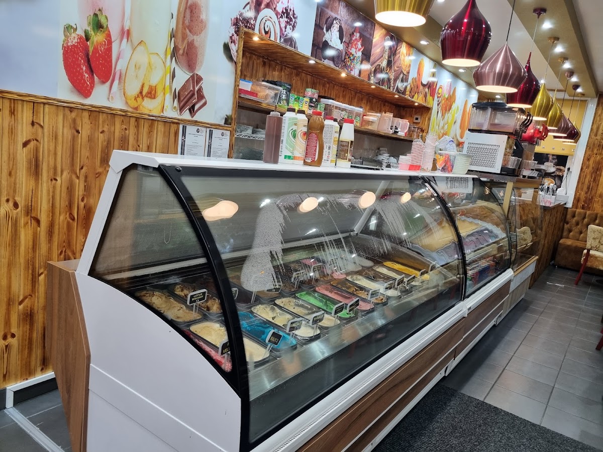 D Sweet Centre Photos 2